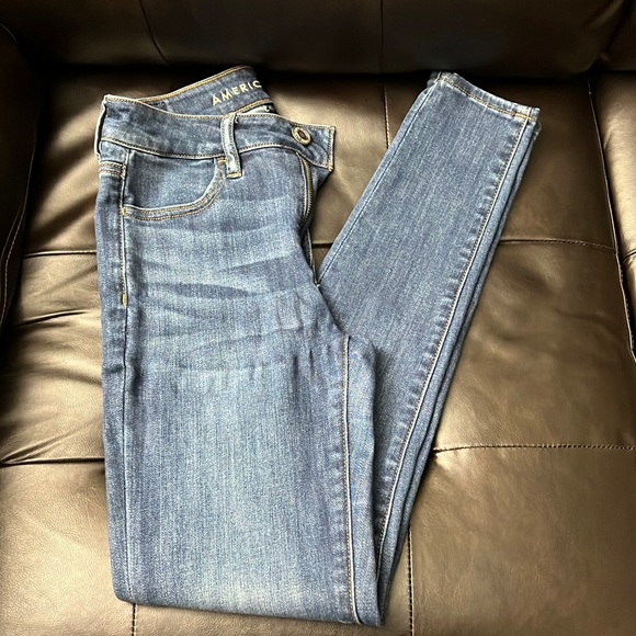American Eagle Outfitters Denim - AMERICAN EAGLE Blue Hi-Rise Jeggings - Size: 2 Regular